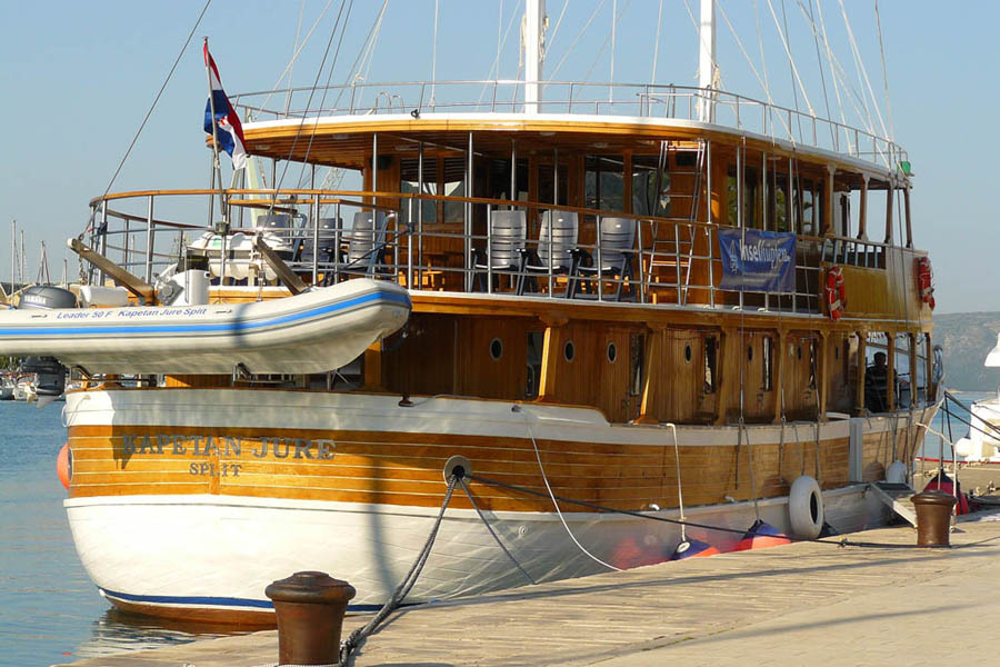 CroatiaCruising - Brod Kapetan Jure